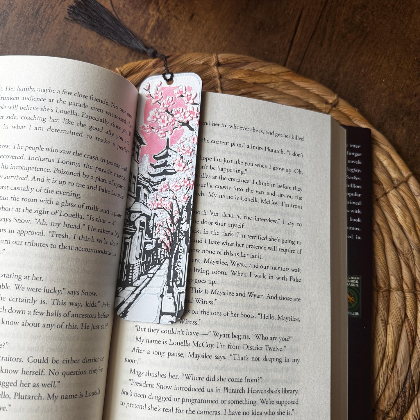 Cherry Blossom Bookmark Set – Pink Blossoms on Black & White Japanese-Inspired Design | 3D Printed Elegant Bookmarks with Black Tassel